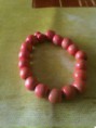Pulsera de madera rosa